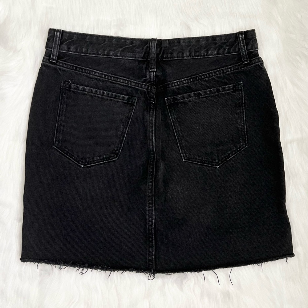 Old Navy Black Denim Mini Skirt With Raw Hem - Picture 5 of 5